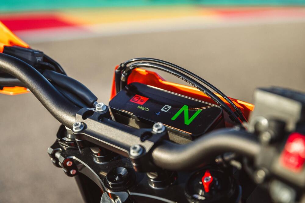 KTM 690 SMC R (2026) (19)