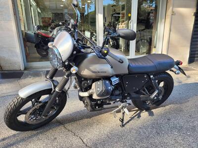 Moto Guzzi V7 II Stone (2015 - 17) usata