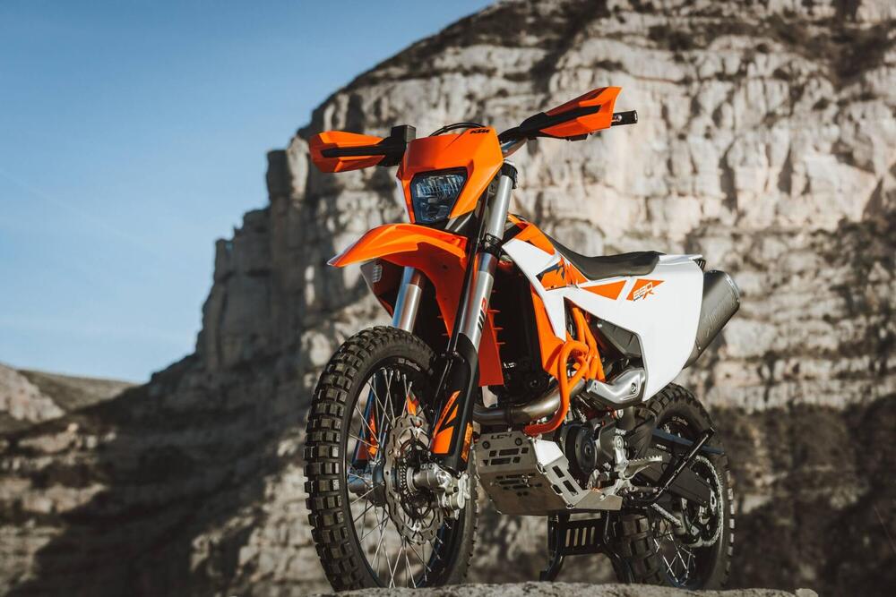 KTM 690 Enduro R (2026) (12)