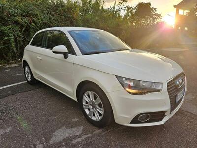 Audi A1 1.2 TFSI Attraction del 2011 usata a Napoli