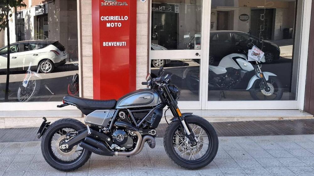 Ducati Scrambler 800 Nightshift (2023 - 24)
