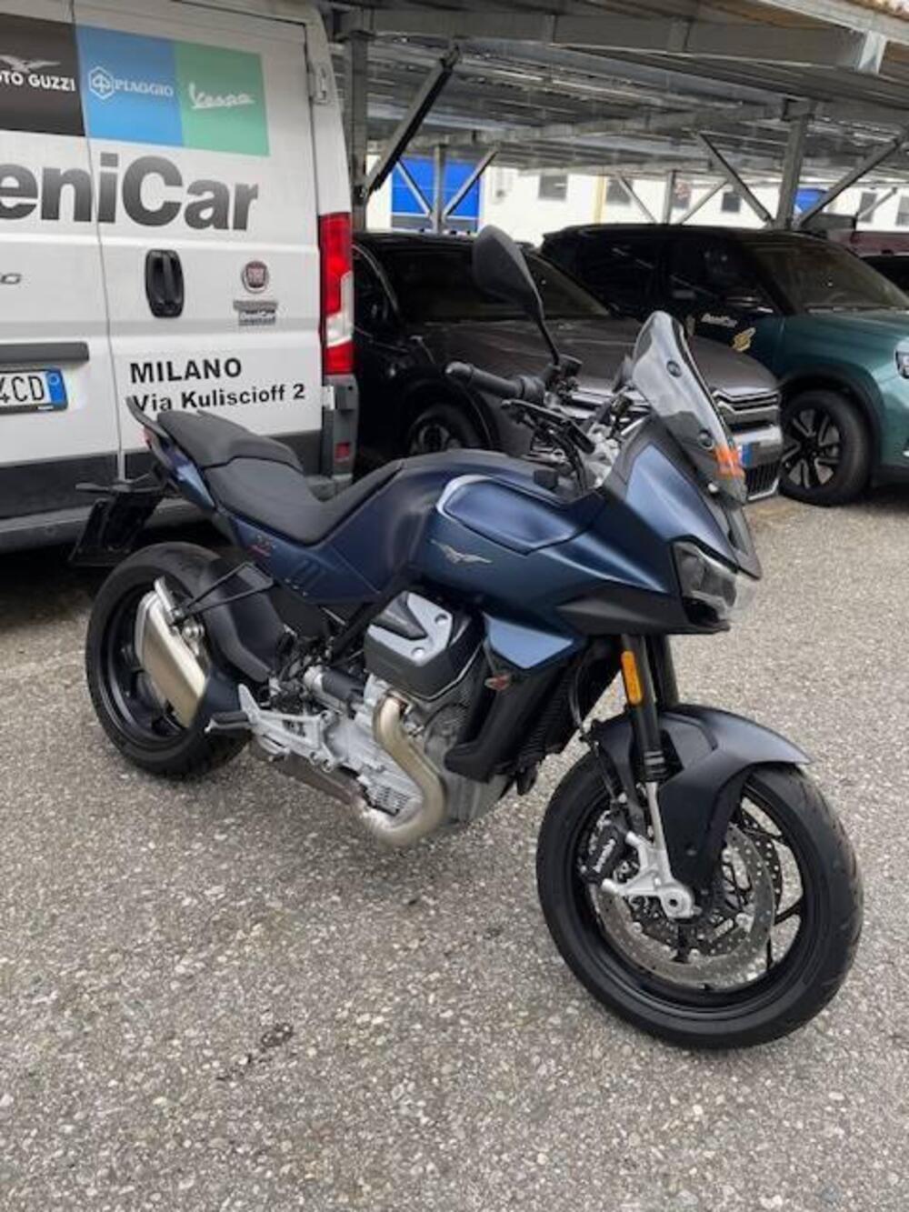 Moto Guzzi V100 Mandello (2025 - 26)