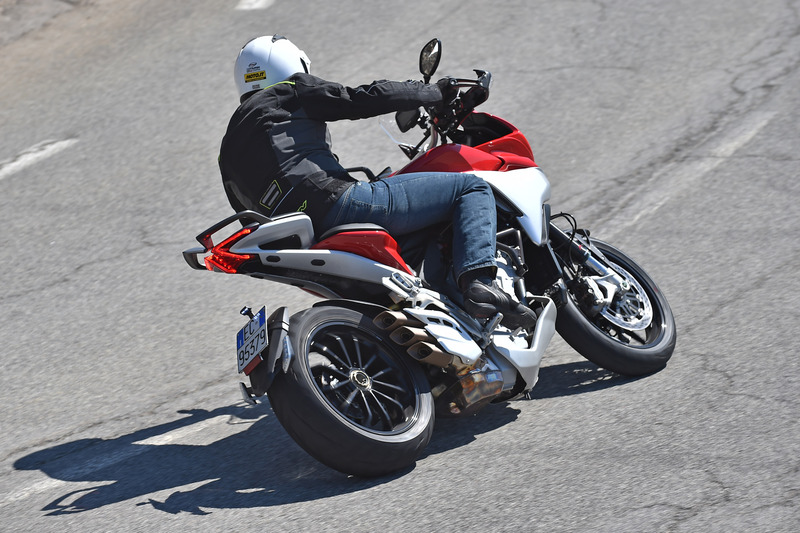 La nuova MV &egrave; comoda e ospitale. Ma non disdegna la guida sportiva, dove entusiasma grazie al motore e alla ciclistica a punto