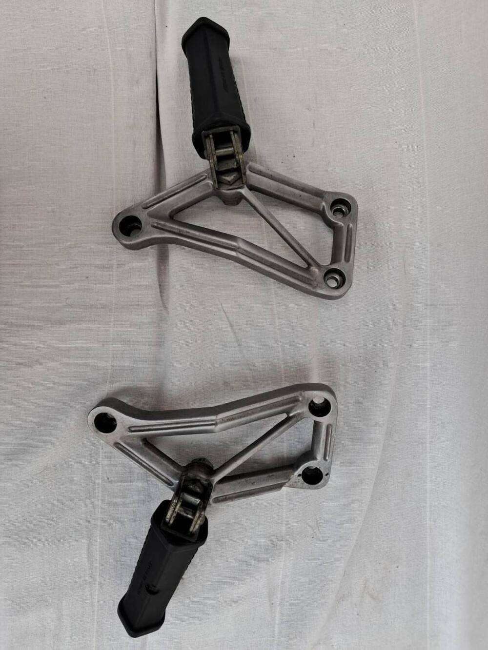 PEDANE E SUPPORTI POSTERIORI V7 RACER MOTO GUZ Moto Guzzi