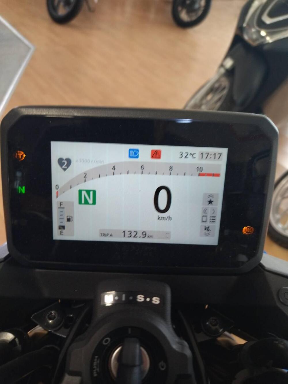 Honda CB 750 Hornet (2025) (3)