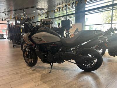 Harley-Davidson Pan America 1250 ST (2025) nuova