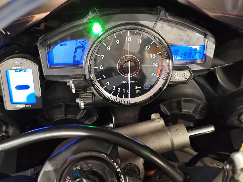Yamaha YZF R1 (2007 - 08) (5)