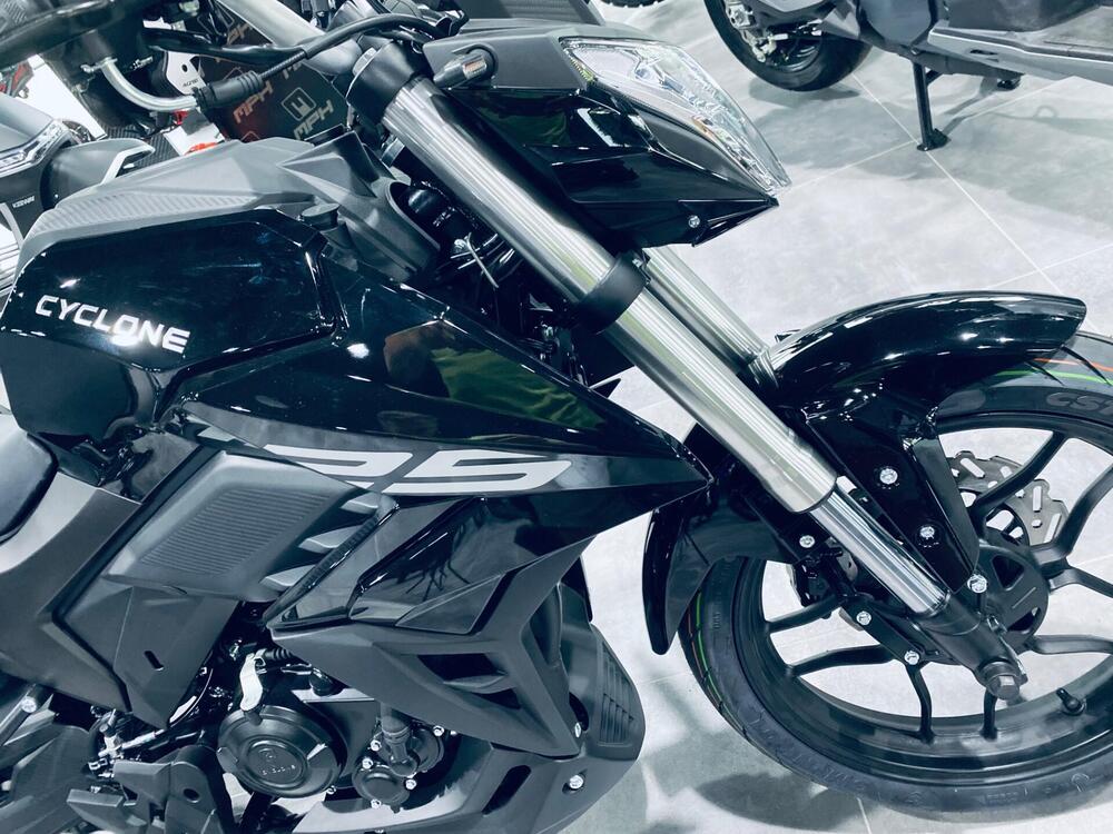 Cyclone Battlo 5S (2025 - 26) (3)