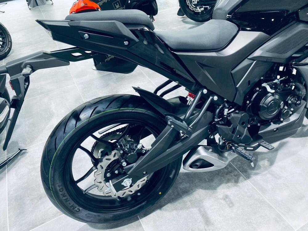 Cyclone Battlo 5S (2025 - 26) (4)