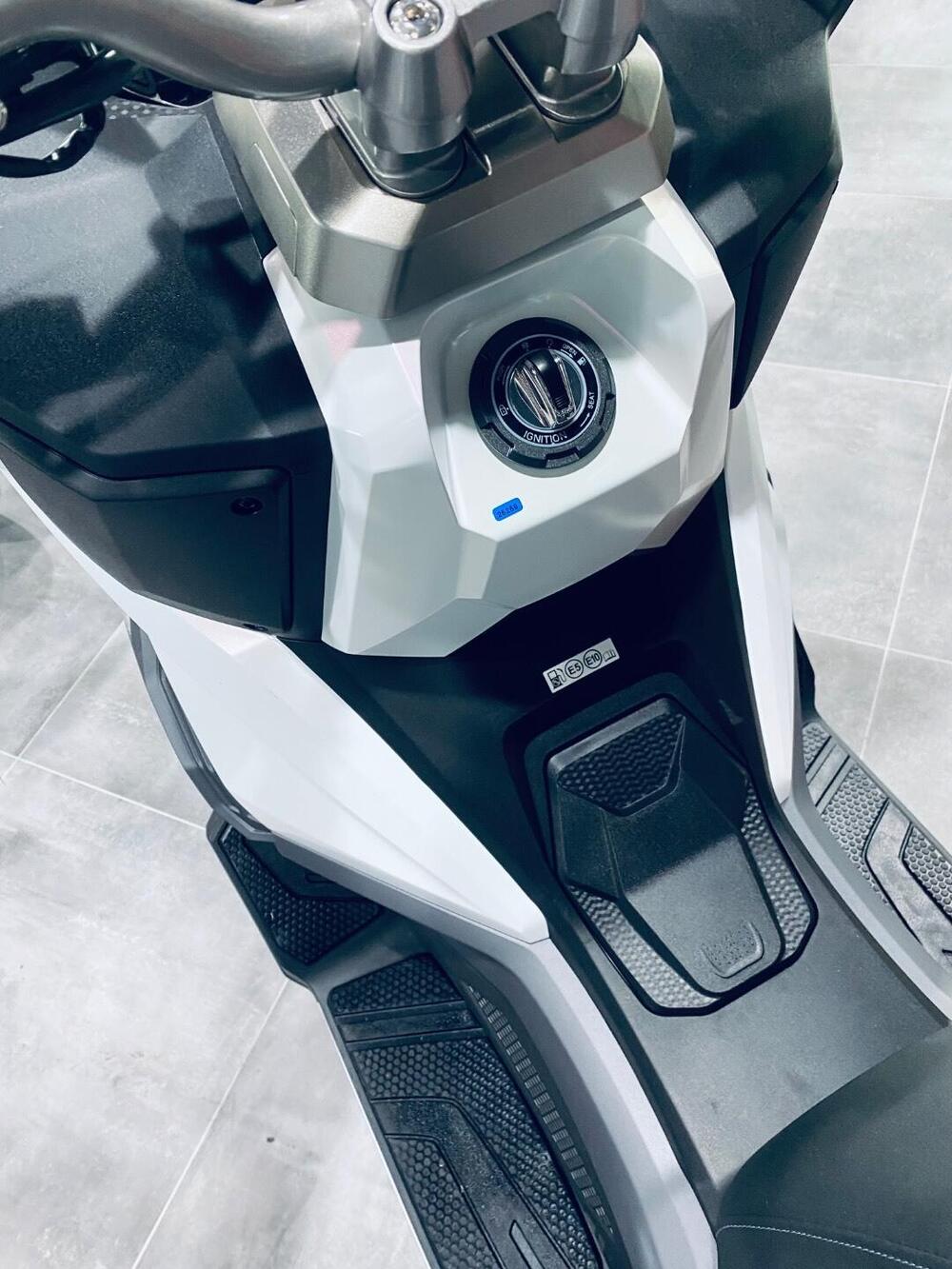 Sym ADX 300 (2024 - 26) (3)