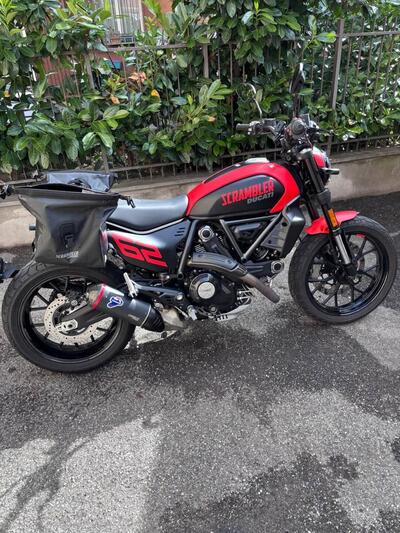 Ducati Scrambler 800 Full Throttle (2023 - 24) usata