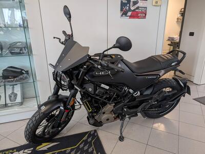 Husqvarna Svartpilen 401 (2021 - 23) usata