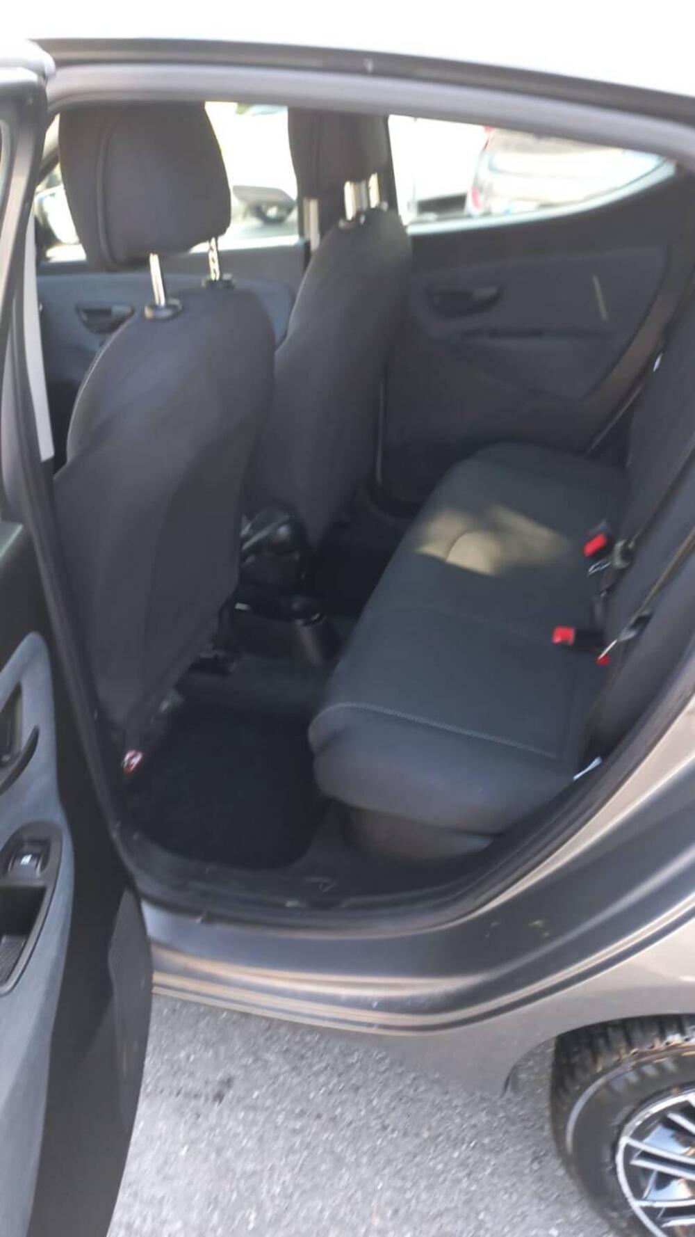Lancia Ypsilon usata a Bologna (9)
