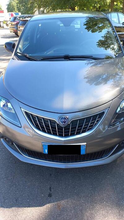 Lancia Ypsilon 1.0 FireFly 5 porte S&amp;S Hybrid Gold del 2022 usata a Calderara di Reno