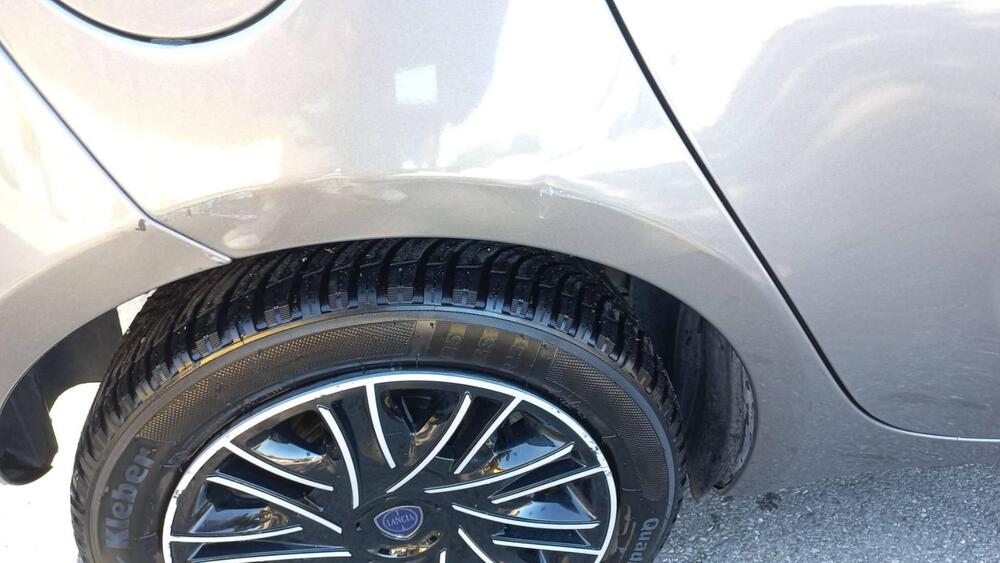Lancia Ypsilon usata a Bologna (13)