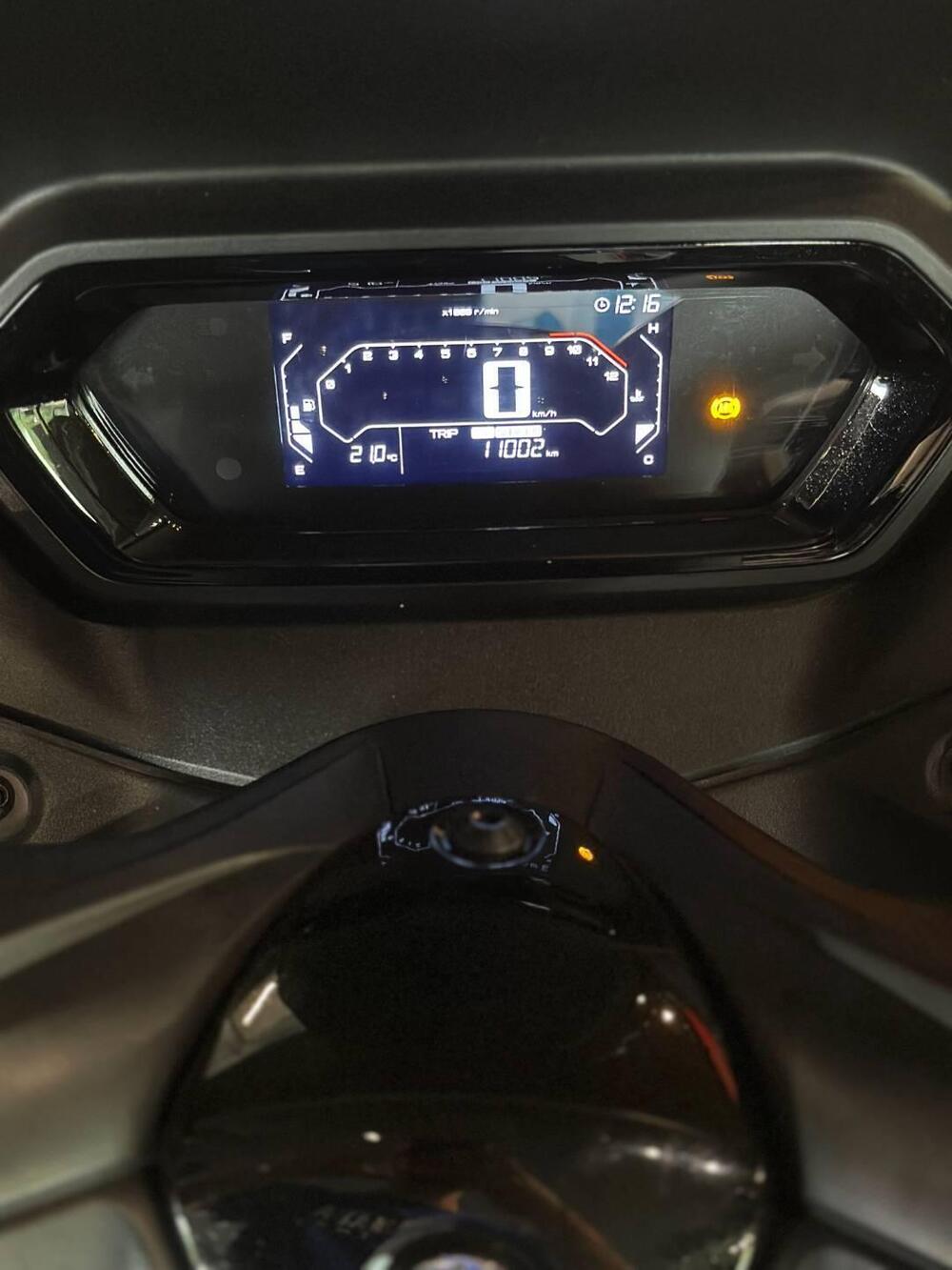 Yamaha X-Max 300 (2021 - 24) (5)