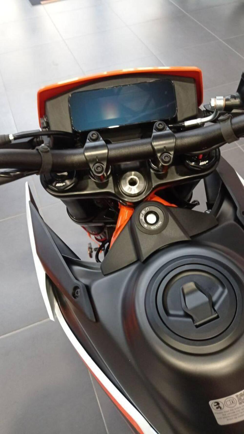KTM 390 SMC R (2025 - 26) (4)