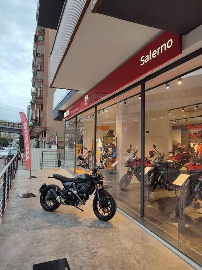 Ducati Scrambler 800 Icon Dark (2025) usata