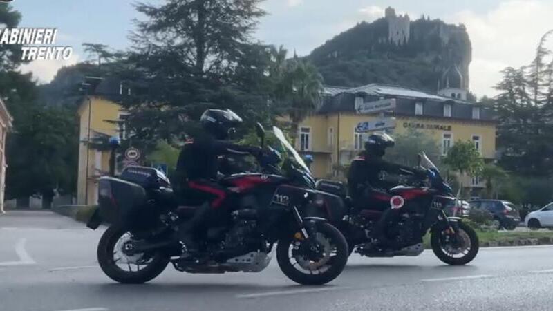 Sorpasso azzardato e quasi centra i Carabinieri. Multe e comportamenti assurdi in Val di Ledro