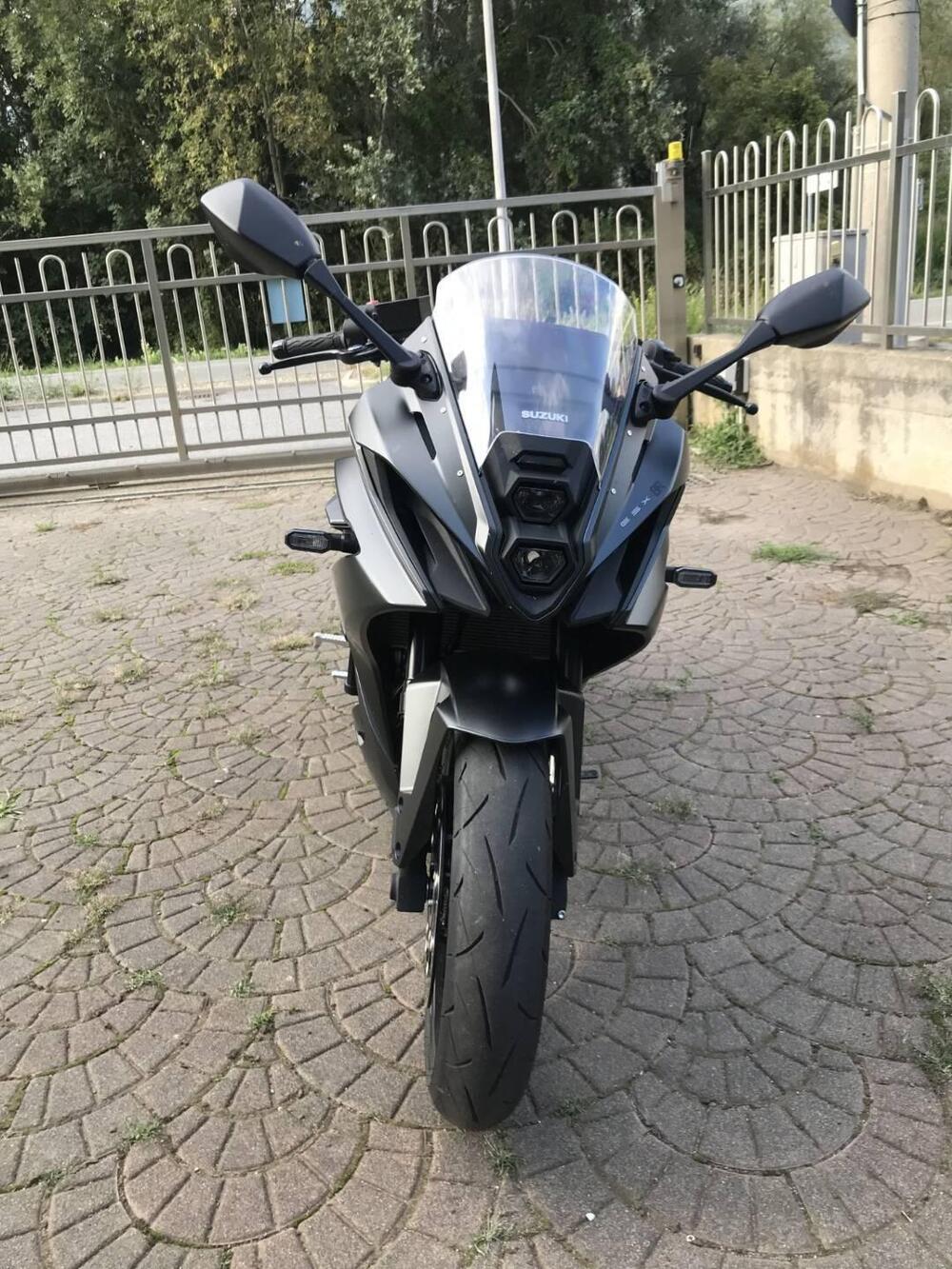 Suzuki GSX-8R (2024 - 25)