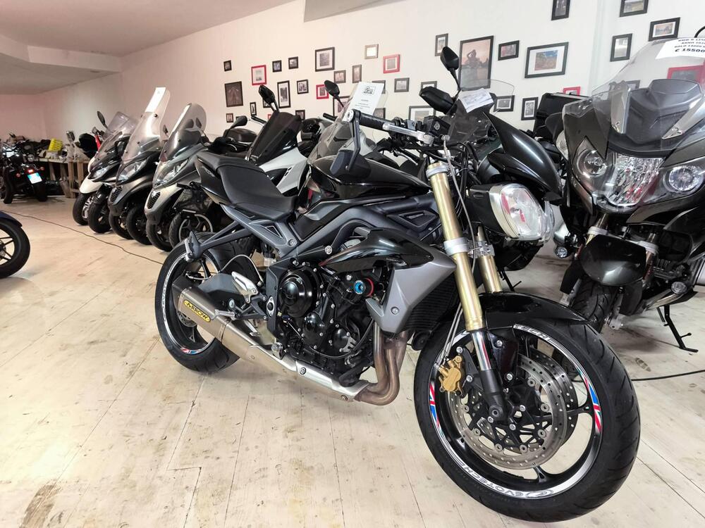 Triumph Street Triple (2013) (3)
