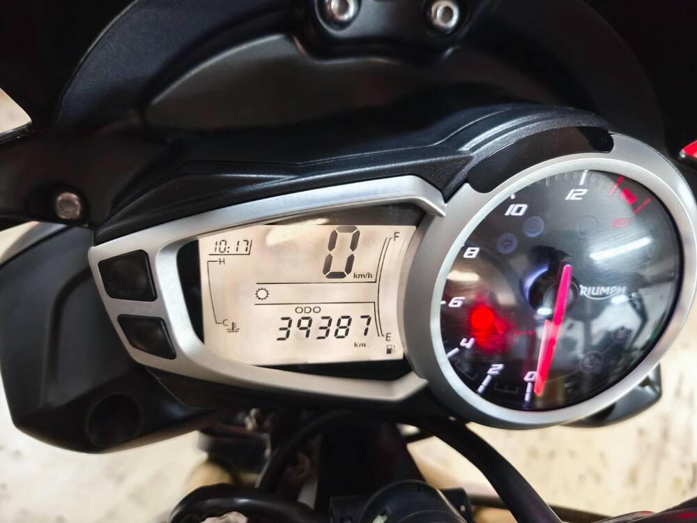 Triumph Street Triple (2013) (5)