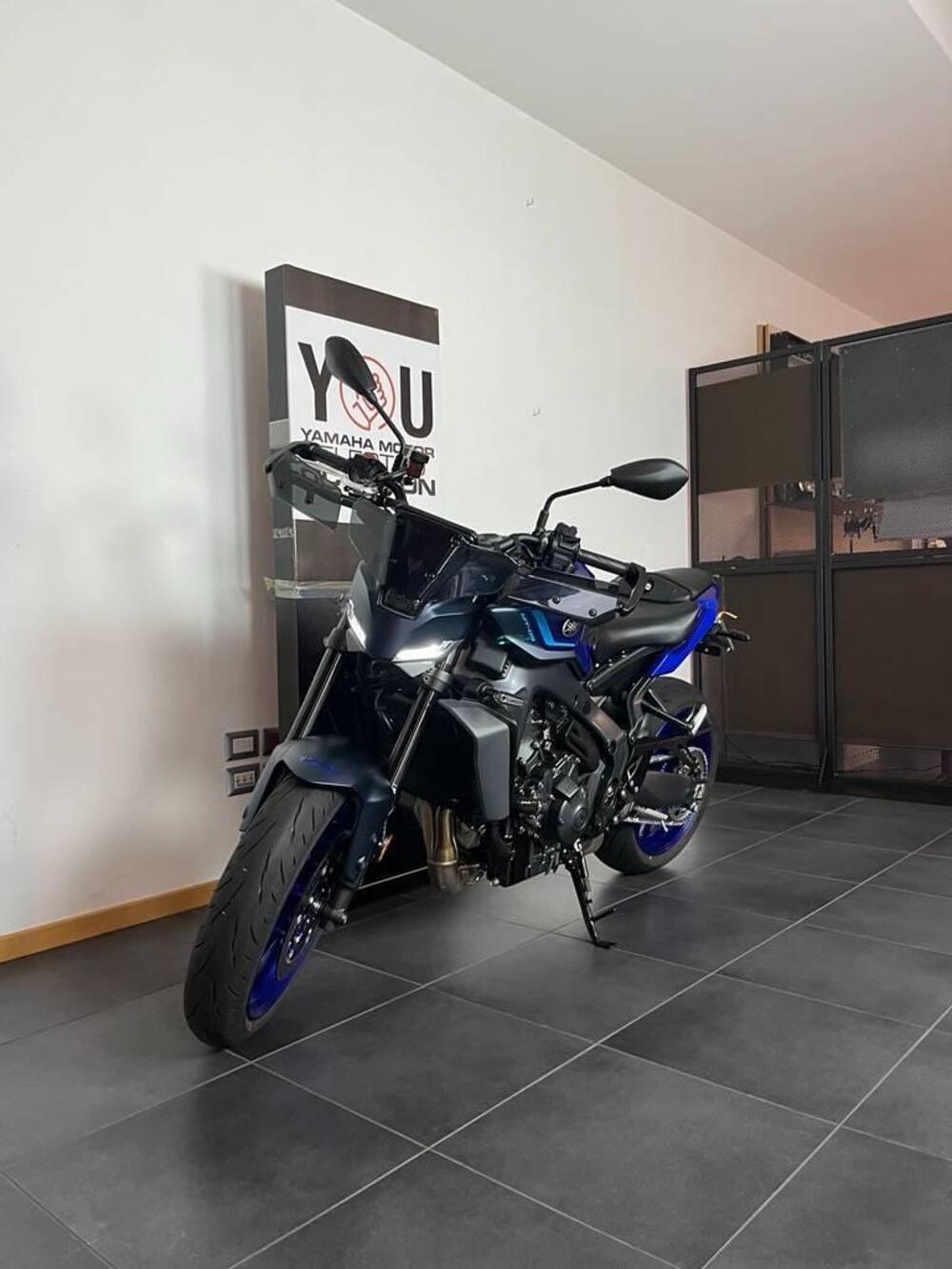 Yamaha MT-09 Y-AMT (2024 - 26) (2)