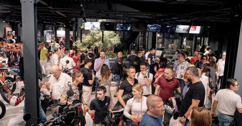 Firenze, Quartiere Moto cresce ancora: arriva lo store ufficiale Motoabbigliamento