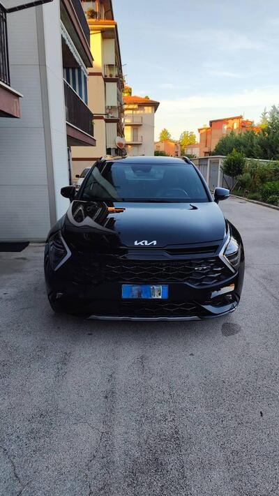 Kia Sportage 1.6 t-gdi hev GT-line at6 del 2024 usata a Montegiorgio
