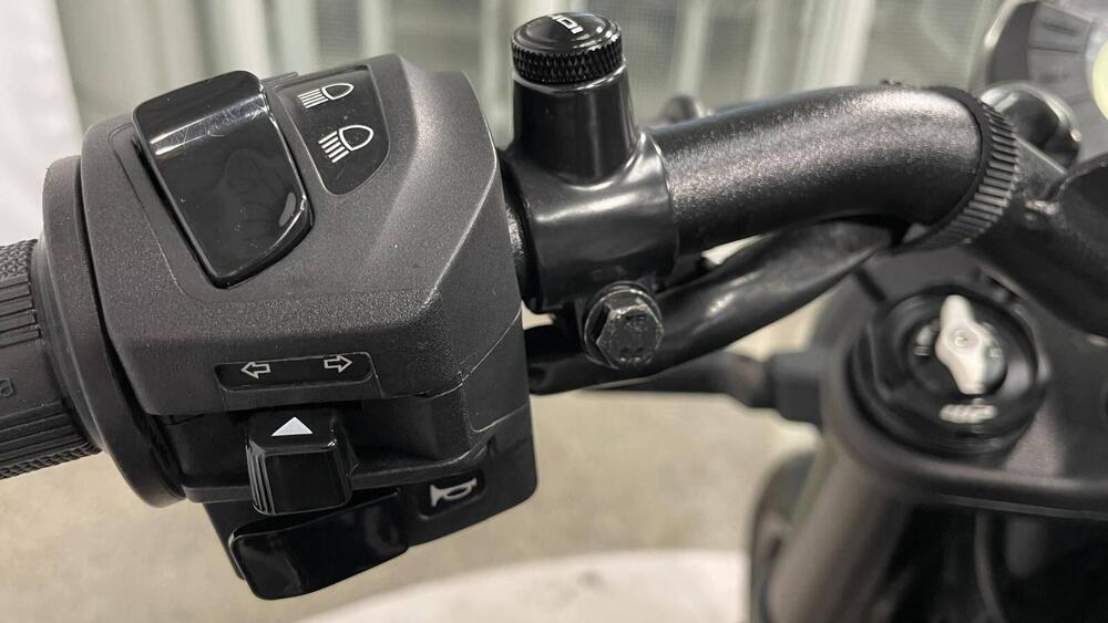 Husqvarna Svartpilen 401 (2021 - 23) (9)