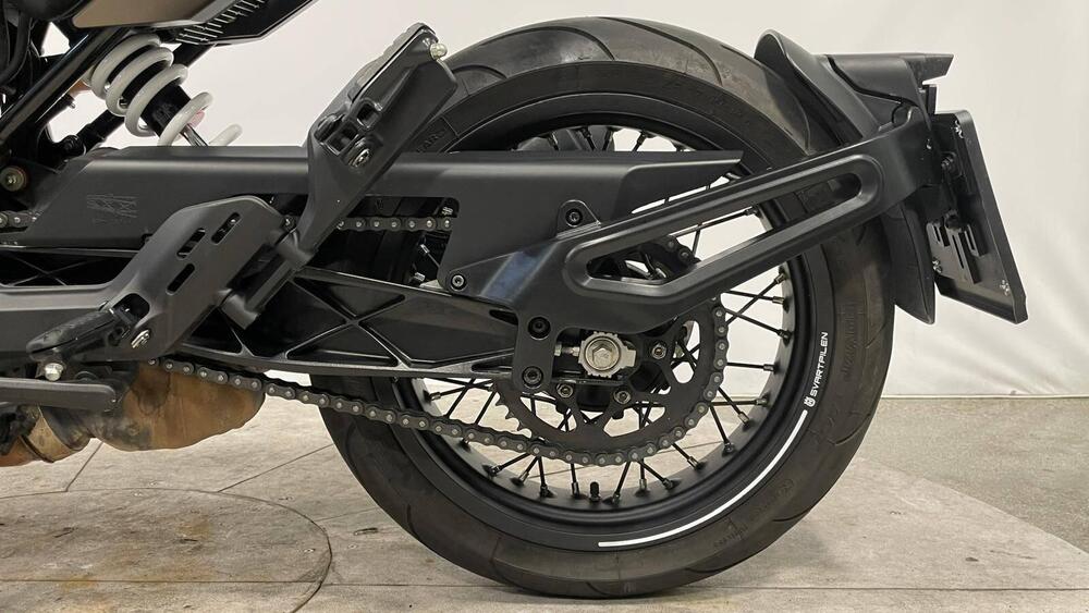 Husqvarna Svartpilen 401 (2021 - 23) (8)