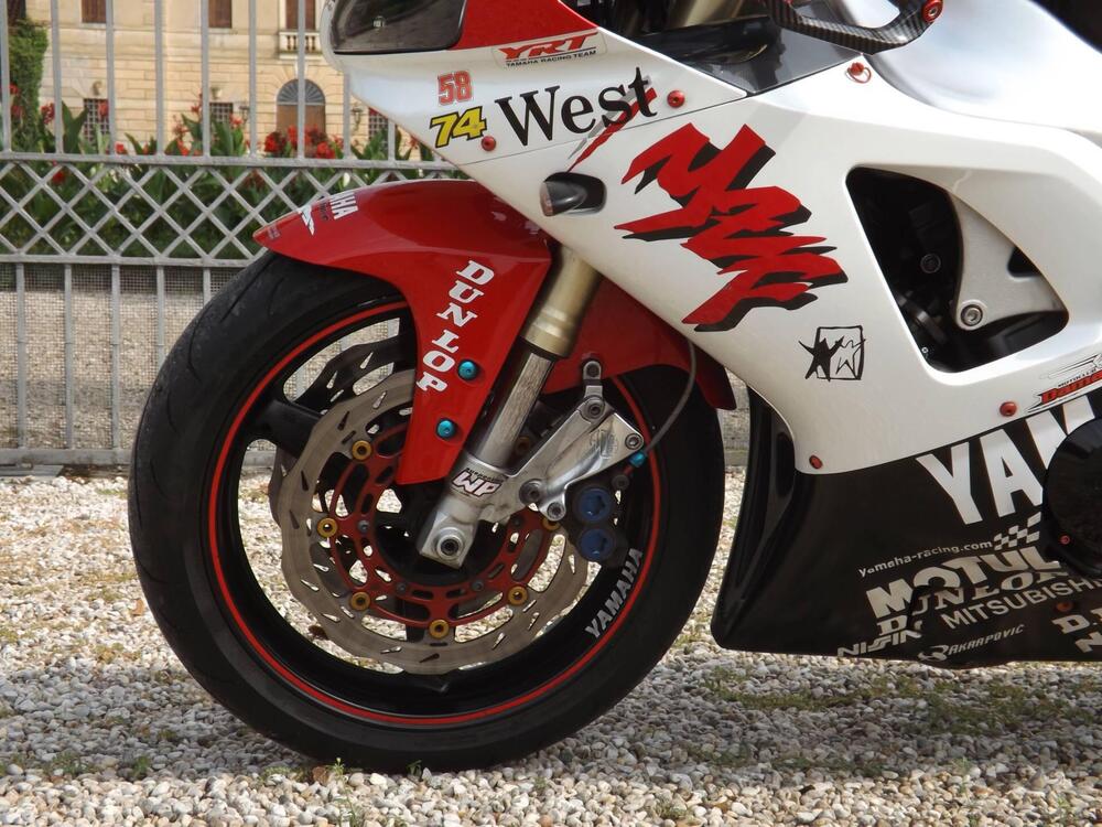 Yamaha R1 sella rossa 4XV1-70 anno 1998 replica Haga con dettagli personalizzati ma disponibili anche pezzi originali  (6)