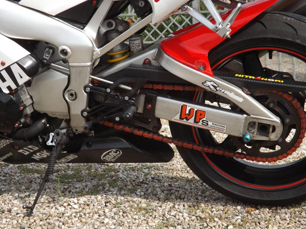 Yamaha R1 sella rossa 4XV1-70 anno 1998 replica Haga con dettagli personalizzati ma disponibili anche pezzi originali  (9)