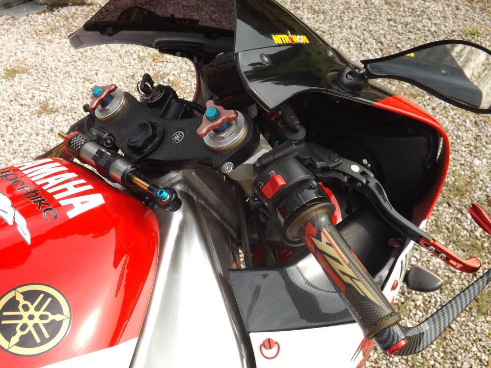 Yamaha R1 sella rossa 4XV1-70 anno 1998 replica Haga con dettagli personalizzati ma disponibili anche pezzi originali  (13)