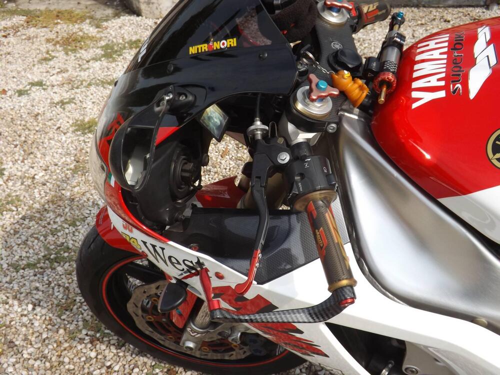 Yamaha R1 sella rossa 4XV1-70 anno 1998 replica Haga con dettagli personalizzati ma disponibili anche pezzi originali  (19)