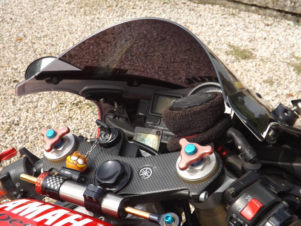 Yamaha R1 sella rossa 4XV1-70 anno 1998 replica Haga con dettagli personalizzati ma disponibili anche pezzi originali  (20)