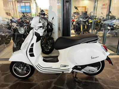 Vespa GTS 125 Super (2025) usata
