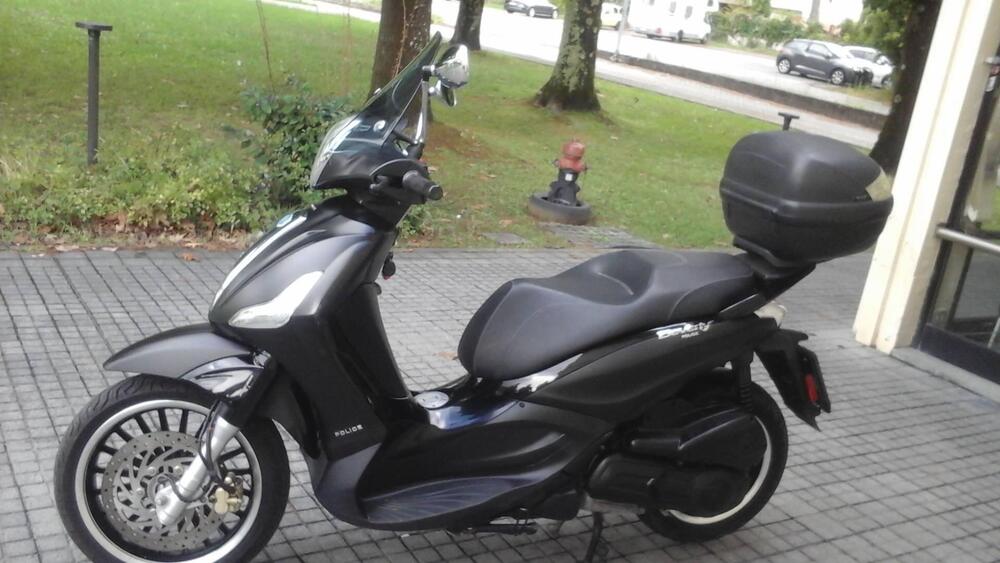 Piaggio Beverly 300 i.e. Police ABS-ASR (2017 - 20) (3)