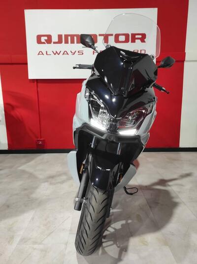 QJ Motor MTX 300 (2025) nuova