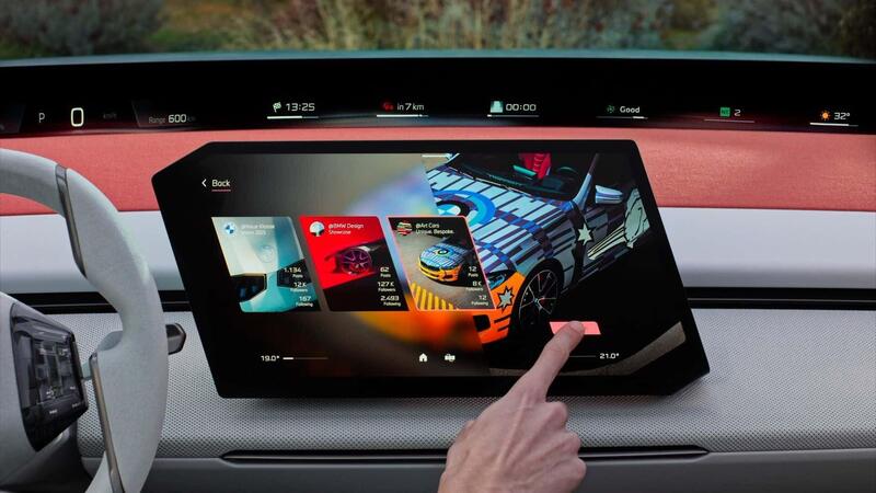 BMW mette in discussione Apple CarPlay: i clienti preferiscono la navigazione integrata