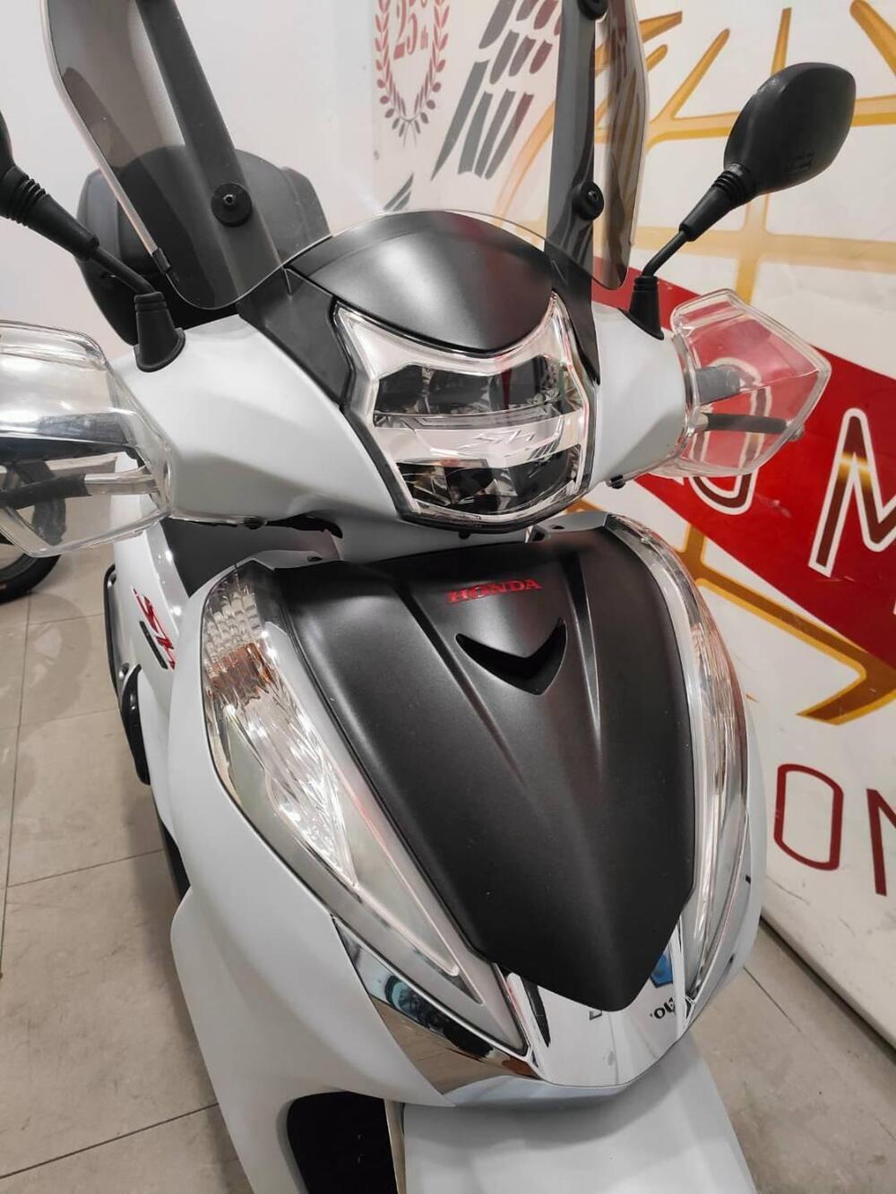 Honda SH 300 i Sport ABS (2018 - 20) (5)