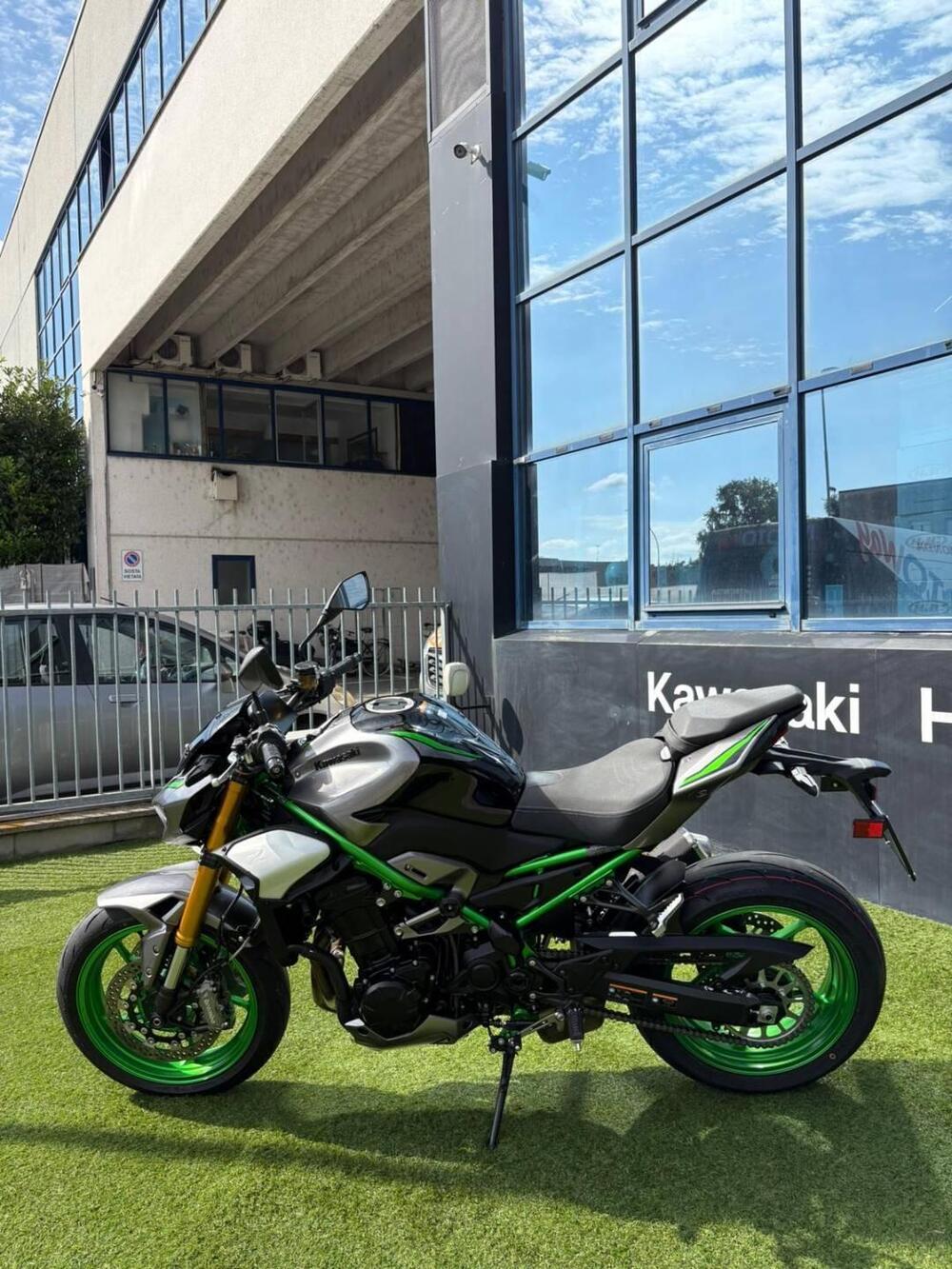 Kawasaki Z 900 SE (2025 - 26) (4)