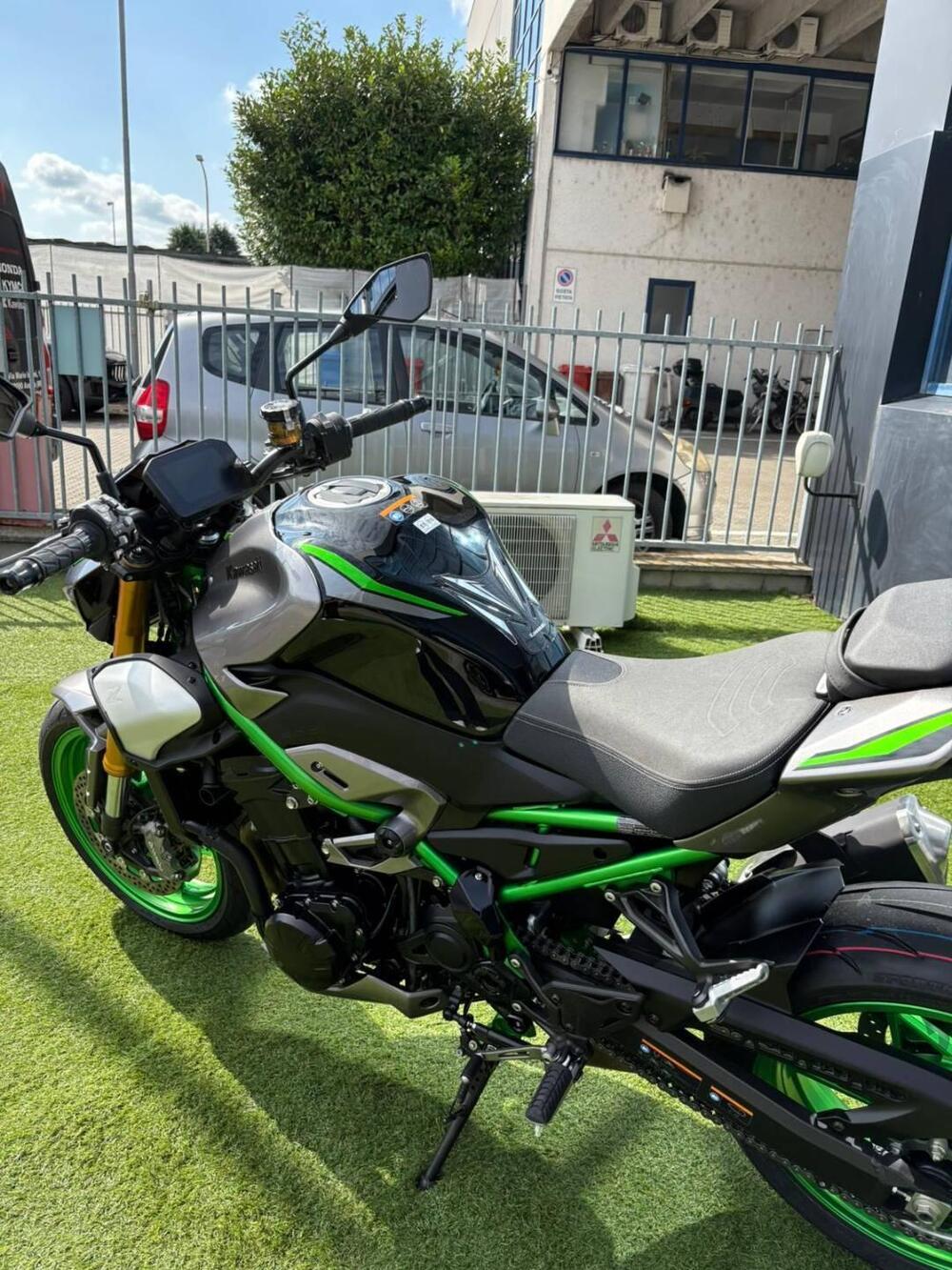 Kawasaki Z 900 SE (2025 - 26) (5)