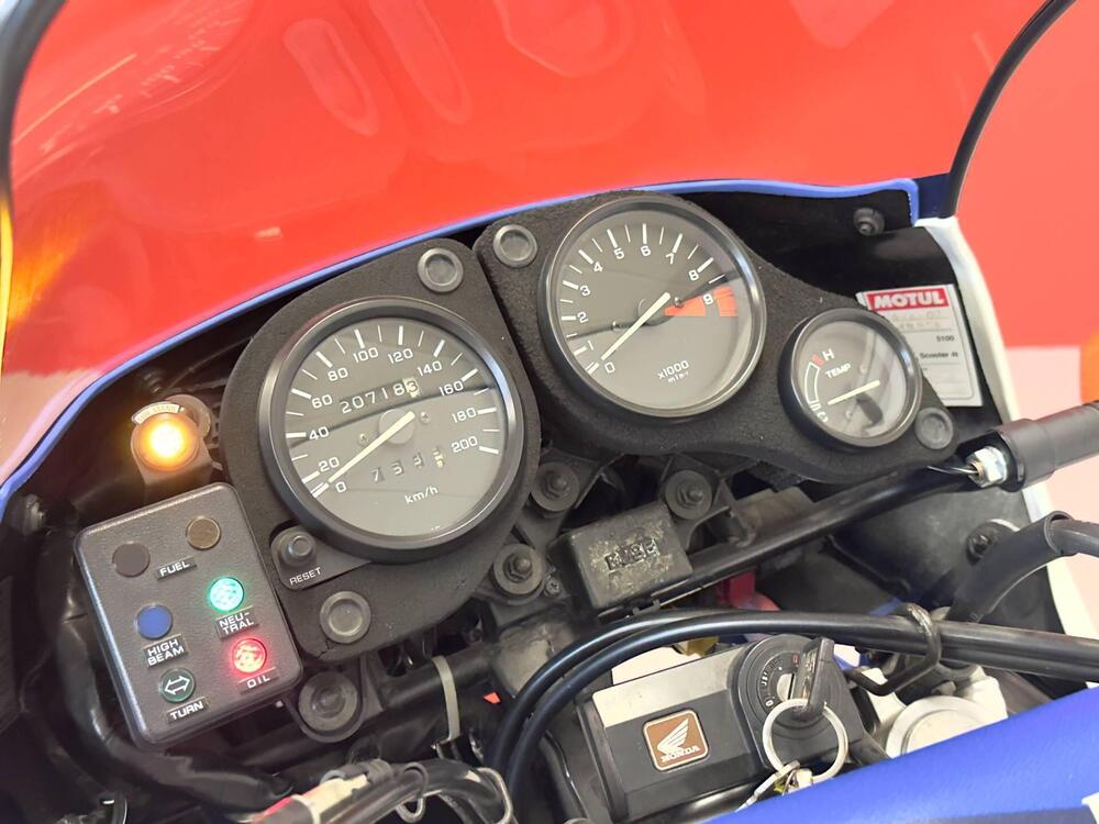 Honda XRV 650 AFRICA TWIN RD03 (18)