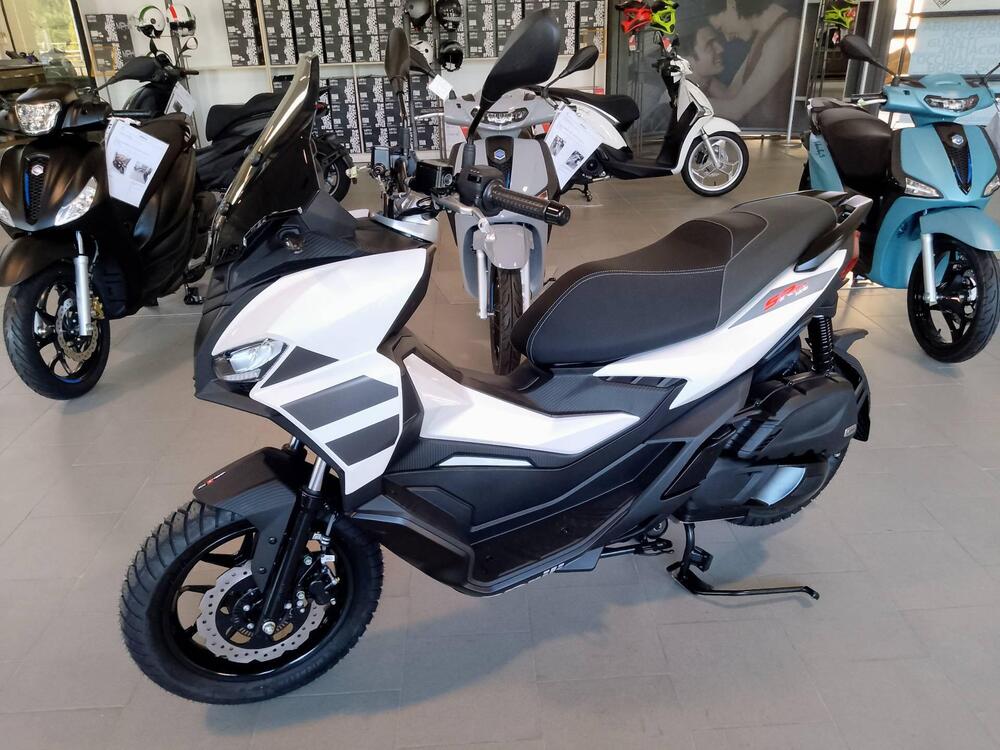 Aprilia SR GT 125 (2025 - 26) (2)