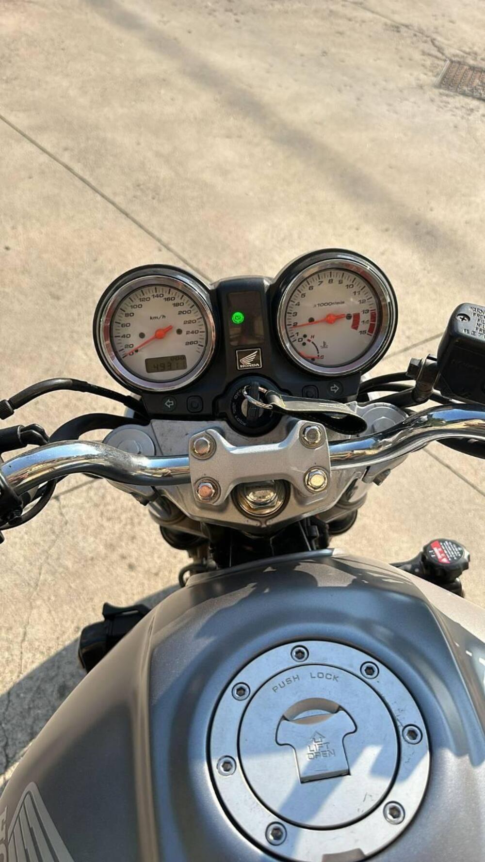 Honda Hornet 600 (2005 - 06) (4)