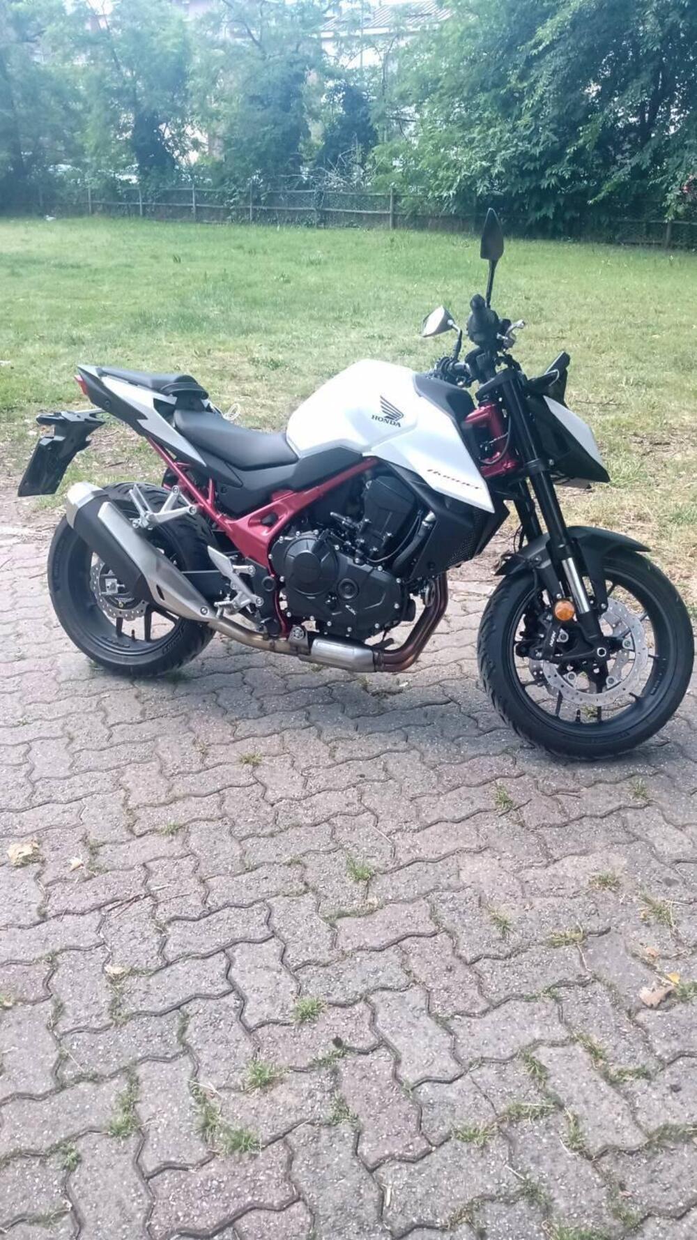 Honda CB 750 Hornet (2025) (3)