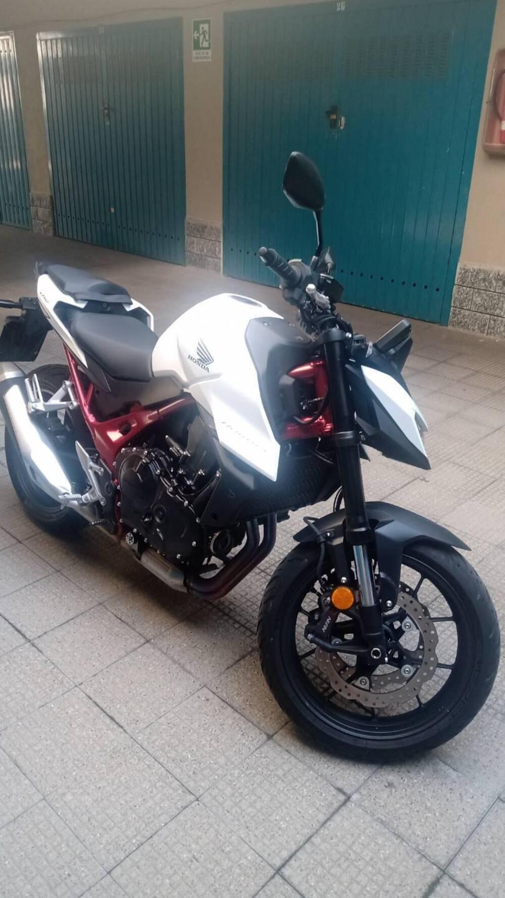 Honda CB 750 Hornet (2025) (4)