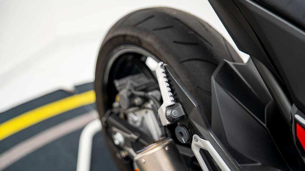 Kawasaki Z 800 e ABS (2012 - 16) (19)