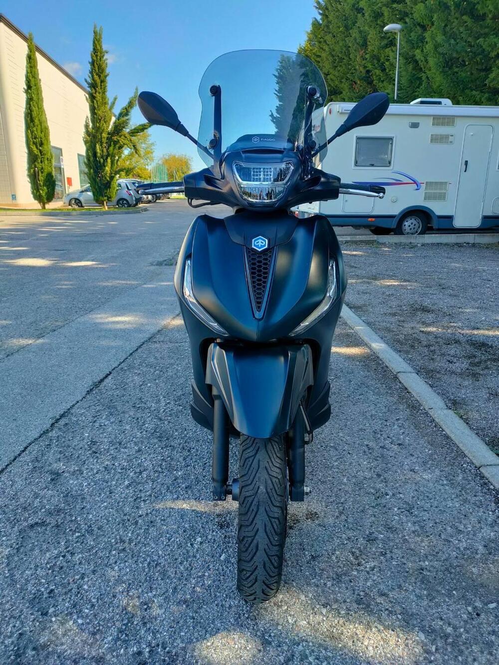 Piaggio Beverly 300 Hpe (2021) (3)